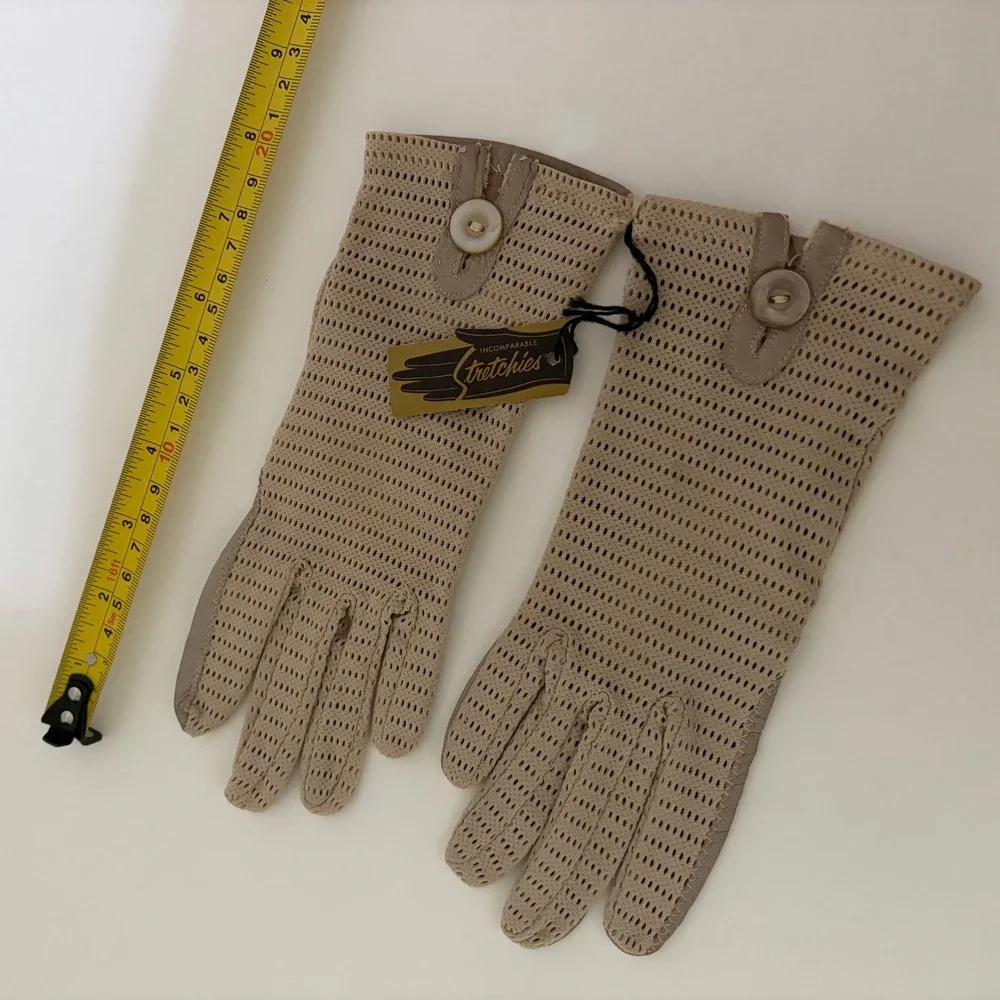 NWT Vintage STRETCHIES Beige Nylon Gloves Faux Leather Palm Button Detail Retro